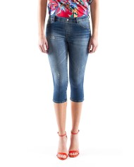 LEGG-JEANS IN TESSUTO SUPER STRETCH.  Vita regolare e gamba stretta.