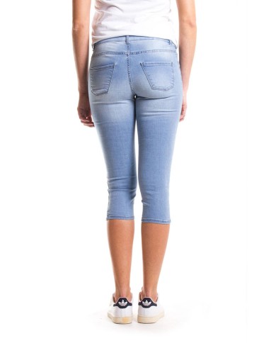 LEGG-JEANS IN TESSUTO SUPER STRETCH.  Vita regolare e gamba stretta.
