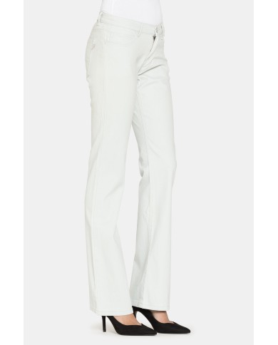 PANTALONI IN RASO STRETCH. Vita bassa e gamba regolare.