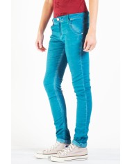 JOGGER JEANS COLORATO MOD 771. Cavallo basso e gamba regolare.