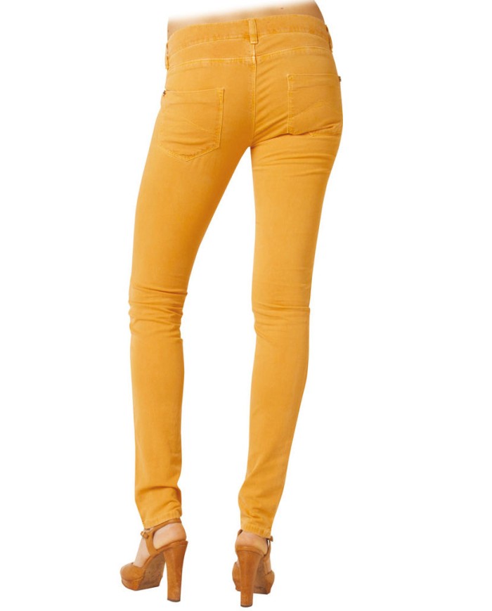 GABARDINA LEGGERA STRETCH. Vita bassa e gamba stretta.