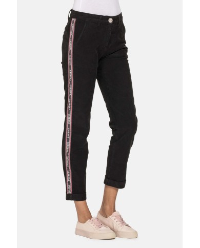 PANTALONE IN FUSTAGNO STRETCH 11,5 oz. Vita regolare e gamba regolare.