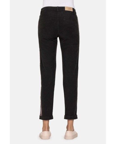 PANTALONE IN FUSTAGNO STRETCH 11,5 oz. Vita regolare e gamba regolare.