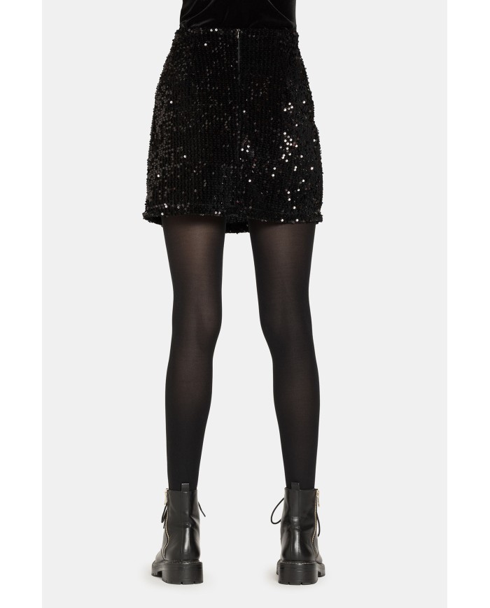 MINIGONNA IN TESSUTO PAILLETTE. Vita regolare.