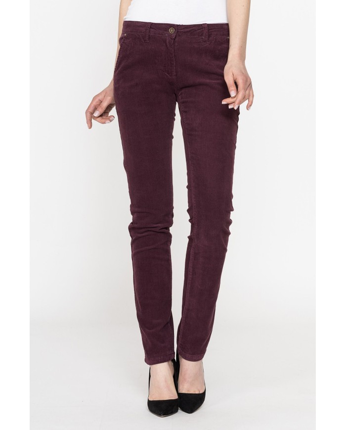 VELLUTO STRETCH. Vita bassa e gamba regolare.