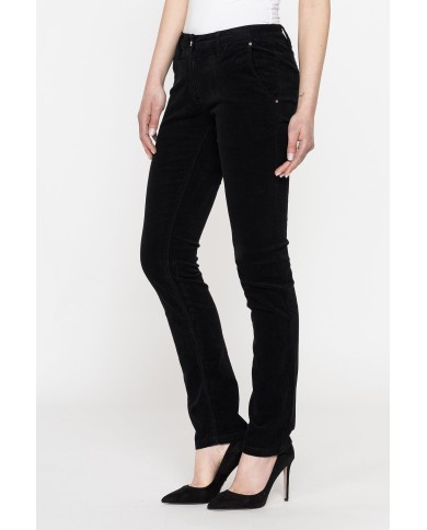 VELLUTO STRETCH. Vita bassa e gamba regolare.