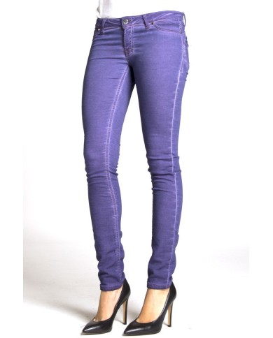 JOGGER JEANS COLORATO MOD 788 BOTTOM-UP. Vita bassa e gamba stretta.