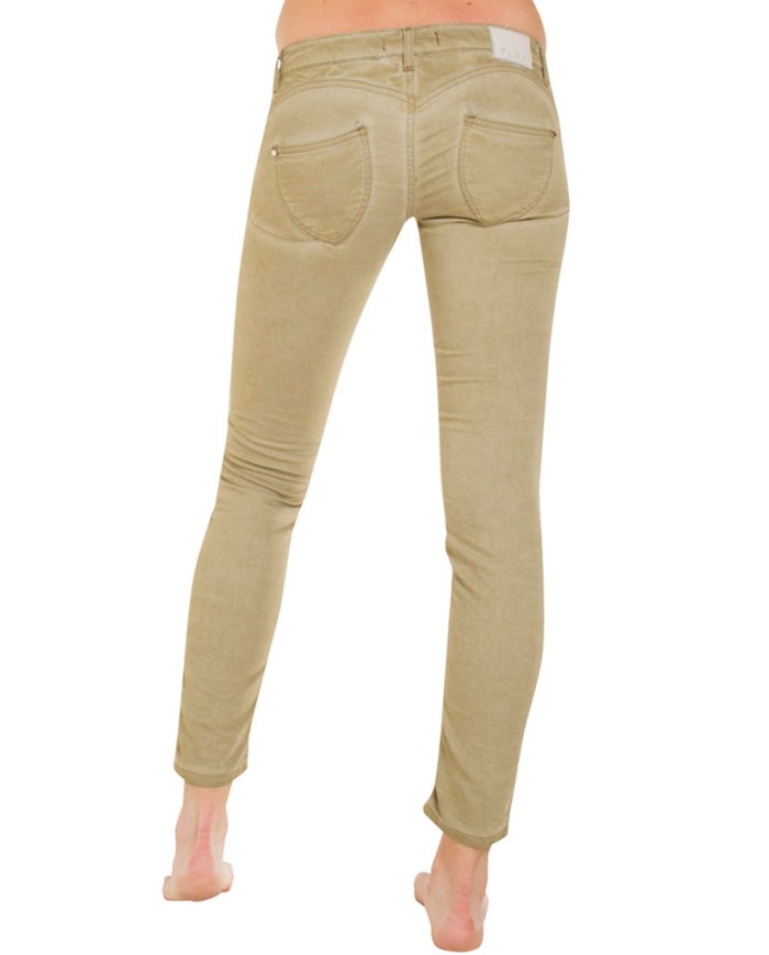 JOGGER JEANS COLORATO MOD 788 BOTTOM-UP. Vita bassa e gamba stretta.