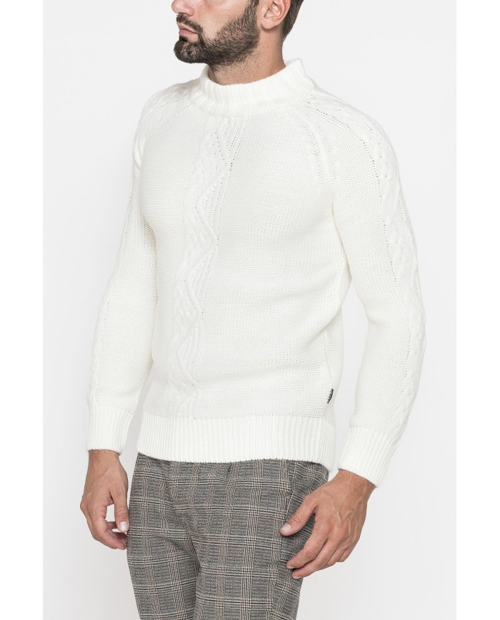 MAGLIA A FANTASIA REALIZZATA CON FILATO GROSSO