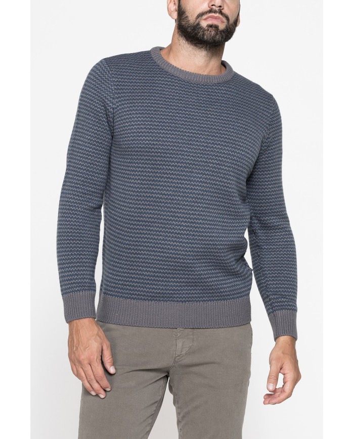 MAGLIA A FANTASIA REALIZZATA CON FILATO GROSSO