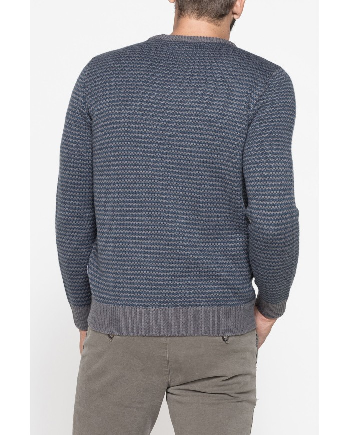 MAGLIA A FANTASIA REALIZZATA CON FILATO GROSSO