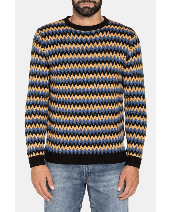 MAGLIA A FANTASIA REALIZZATA CON FILATO GROSSO