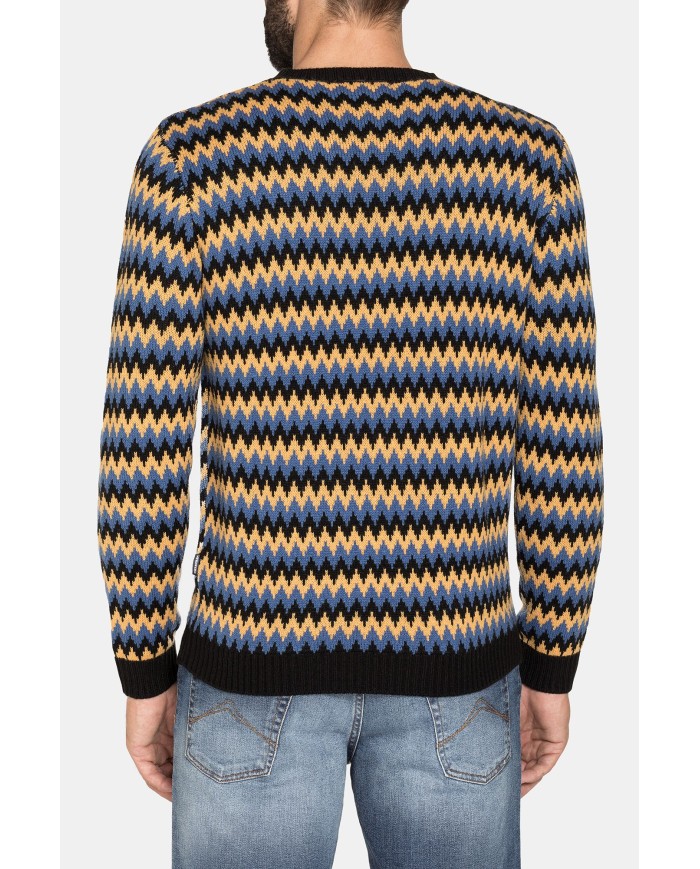 MAGLIA A FANTASIA REALIZZATA CON FILATO GROSSO