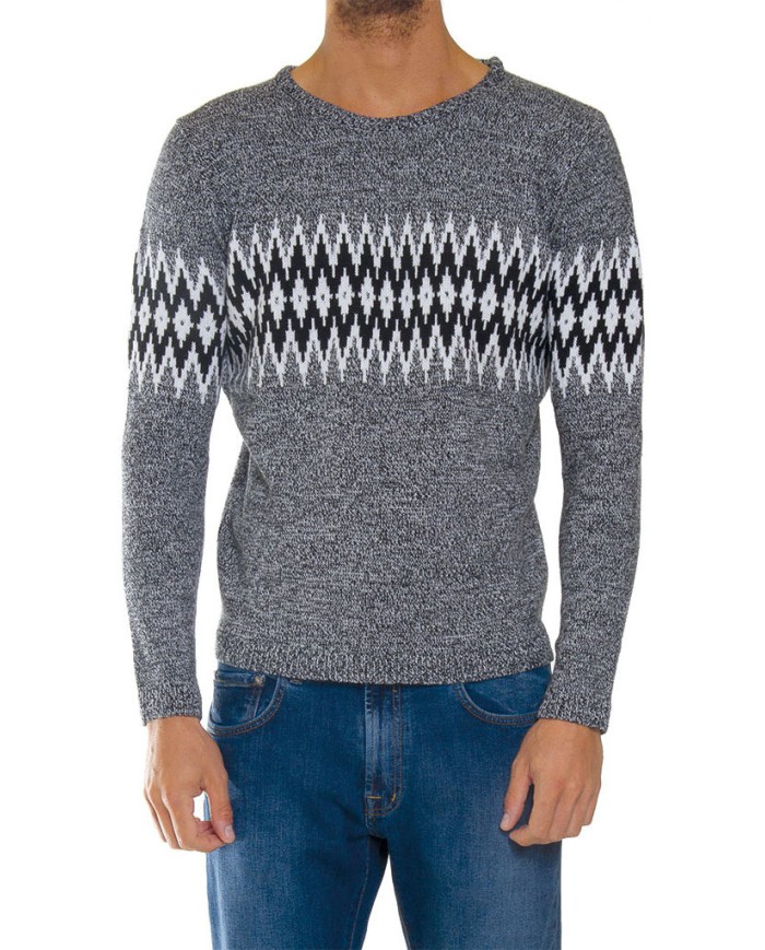 MAGLIA A FANTASIA REALIZZATA CON FILATO GROSSO