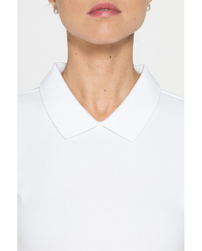 POLO CON ABBOTTONATURA POSTERIORE