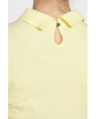 POLO CON ABBOTTONATURA POSTERIORE