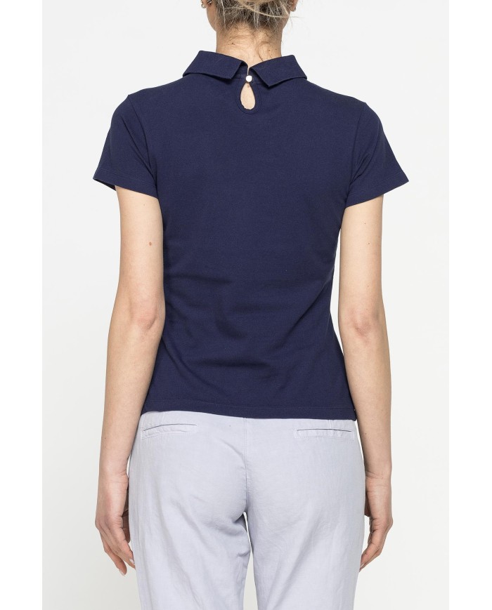 POLO CON ABBOTTONATURA POSTERIORE