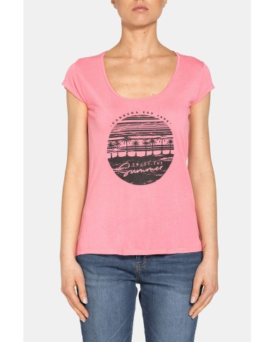 T-SHIRT CON SCOLLO ROTONDO IN 100% VISCOSA.