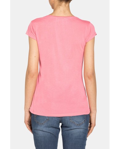 T-SHIRT CON SCOLLO ROTONDO IN 100% VISCOSA.