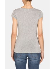 T-SHIRT CON SCOLLO ROTONDO IN 100% VISCOSA.