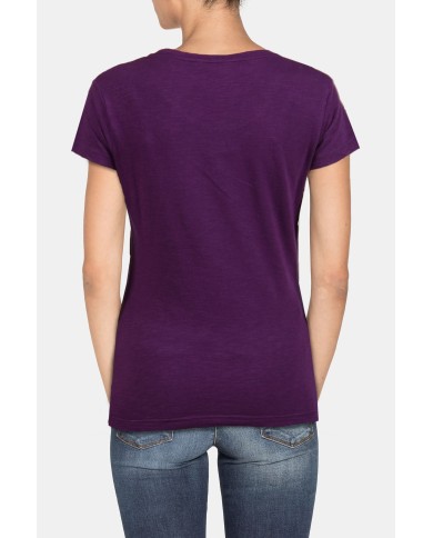 T SHIRT GIROCOLLO CON STAMPA IN JERSEY SLUB. Vestibilità slim.