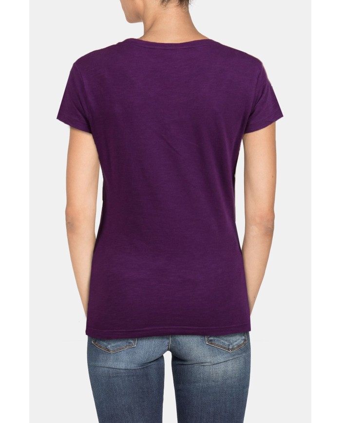 T SHIRT GIROCOLLO CON STAMPA IN JERSEY SLUB. Vestibilità slim.