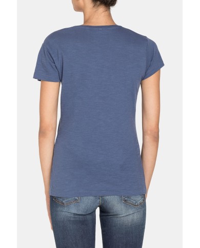 T SHIRT GIROCOLLO CON STAMPA IN JERSEY SLUB. Vestibilità slim.