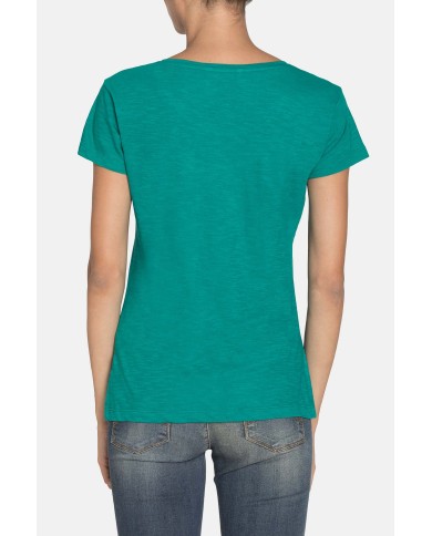 T SHIRT GIROCOLLO CON STAMPA IN JERSEY SLUB. Vestibilità slim.