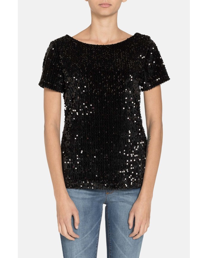 T-SHIRT IN TESSUTO PAILLETTE. Vestibilità slim.