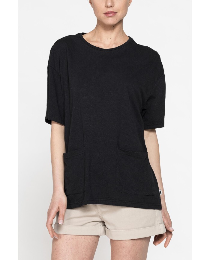 T-SHIRT IN MISTO LINO CON TASCHE FRONTALI