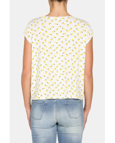 T-SHIRT A MANICA CORTA IN TESSUTO VISCOSA A FANTASIA.