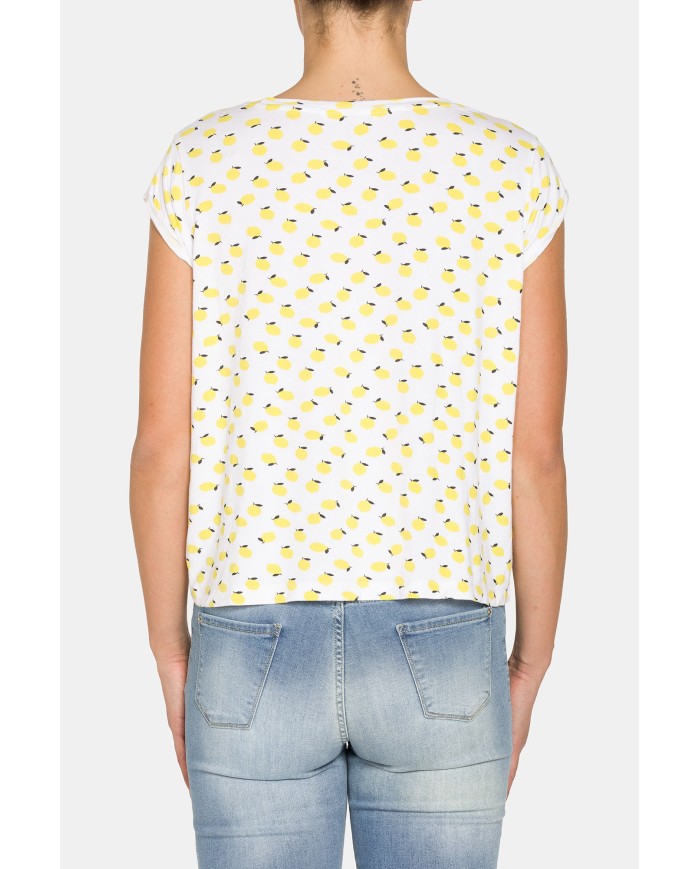 T-SHIRT A MANICA CORTA IN TESSUTO VISCOSA A FANTASIA.