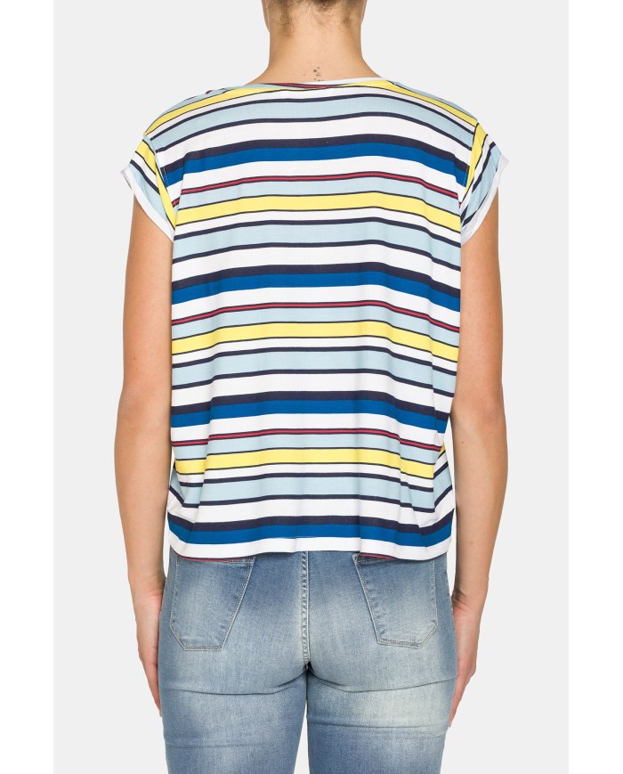 T-SHIRT A MANICA CORTA IN TESSUTO VISCOSA A FANTASIA.