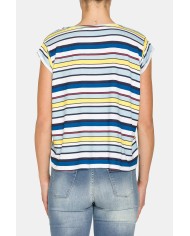 T-SHIRT A MANICA CORTA IN TESSUTO VISCOSA A FANTASIA.