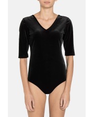 BODY IN VELLUTO STRETCH. Vestibilità slim.
