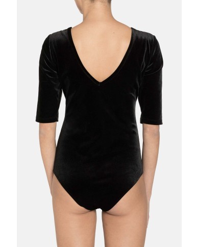 BODY IN VELLUTO STRETCH. Vestibilità slim.