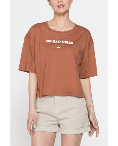 T-SHIRT CORTA GIROCOLLO CON GRAFICA A PETTO