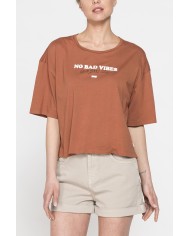 T-SHIRT CORTA GIROCOLLO CON GRAFICA A PETTO