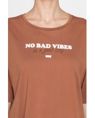 T-SHIRT CORTA GIROCOLLO CON GRAFICA A PETTO