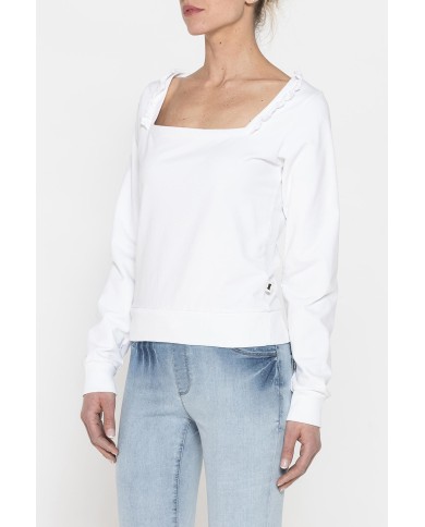 FELPA CON SCOLLO QUADRATO