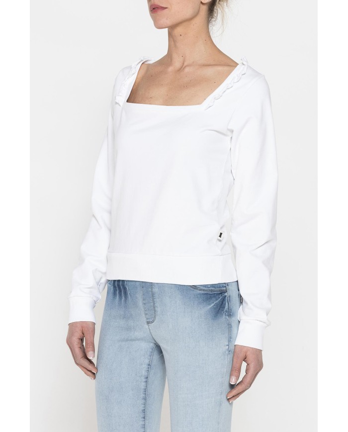 FELPA CON SCOLLO QUADRATO