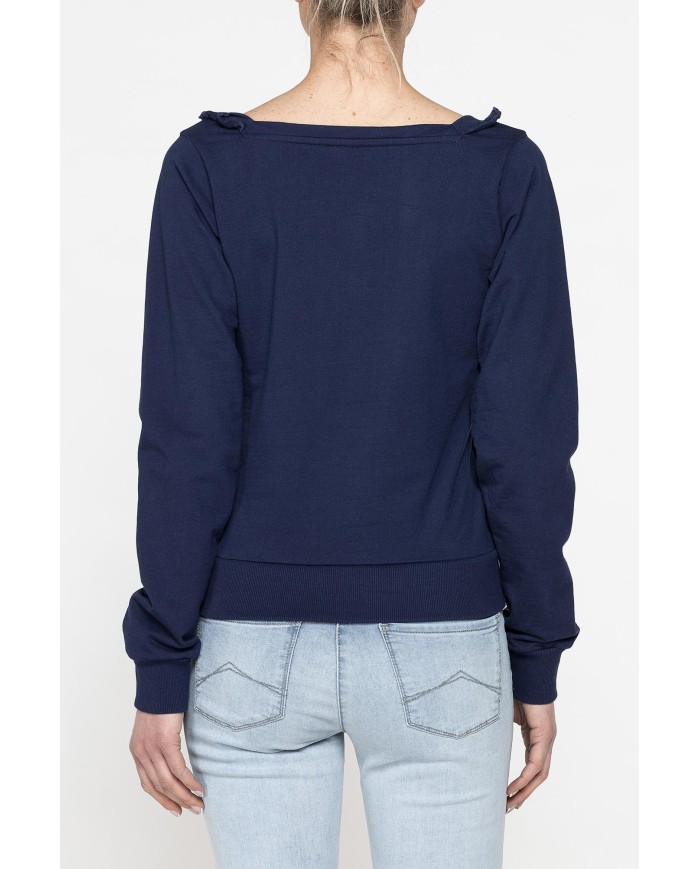 FELPA CON SCOLLO QUADRATO