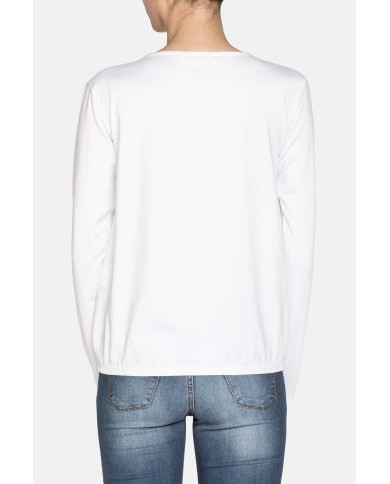 T-SHIRT SCOLLO V INCROCIATA SUL DAVANTI IN JERSEY POLIESTERE. Vestibilità regolare.