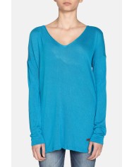 MAXI T-SHIRT SCOLLO A V IN VISCOSA. Vestibilità regolare.