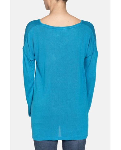 MAXI T-SHIRT SCOLLO A V IN VISCOSA. Vestibilità regolare.