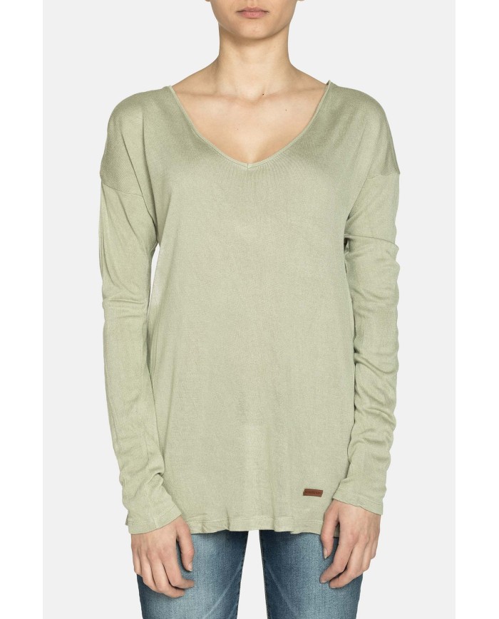 MAXI T-SHIRT SCOLLO A V IN VISCOSA. Vestibilità regolare.