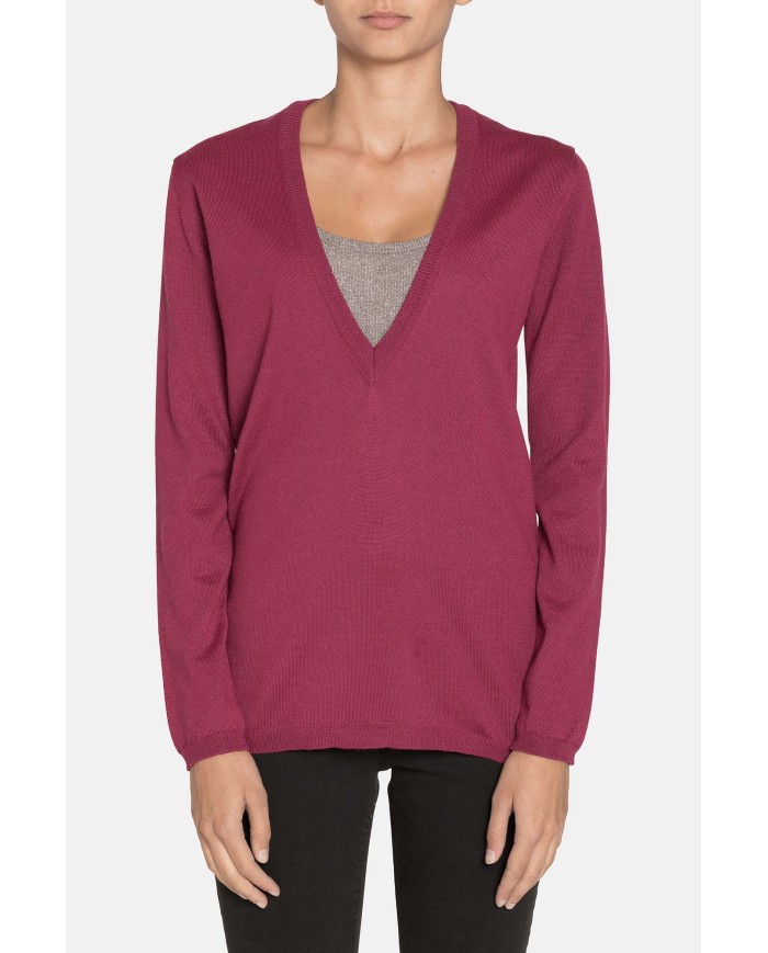 MAGLIA COLLO V IN MISTO LANA. Vestibilità regolare.