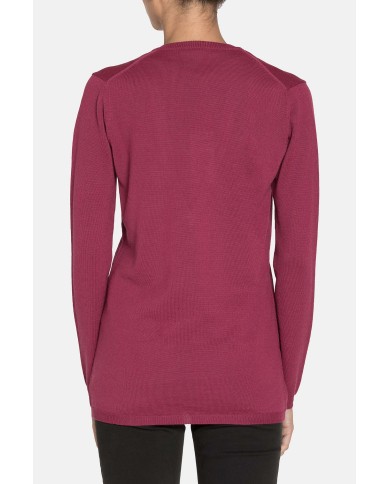 MAGLIA COLLO V IN MISTO LANA. Vestibilità regolare.