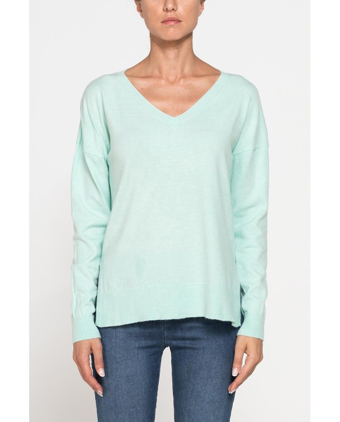 MAGLIA BASICA CON SCOLLO A V