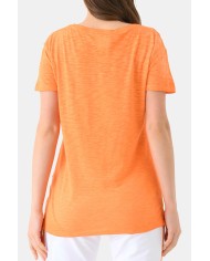 T-SHIRT CON SCOLLO A V A MANICA CORTA